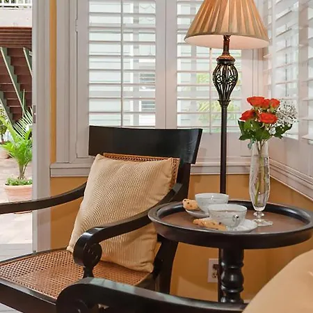 Seaglass Inn Bed And Breakfast Melbourne Beach Room photo