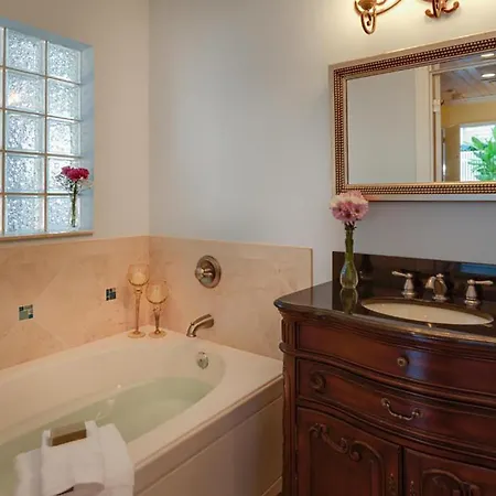 Seaglass Inn Bed And Breakfast Melbourne Beach Room photo