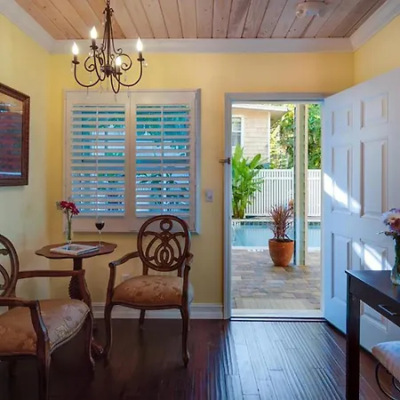 Seaglass Inn Bed And Breakfast Melbourne Beach Room photo