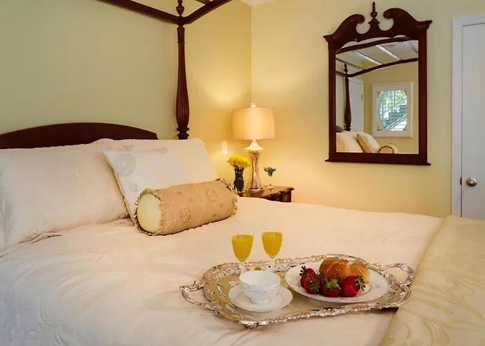 Seaglass Inn Bed And Breakfast